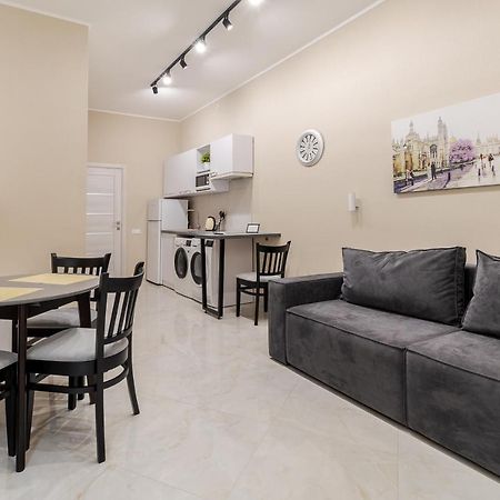 Luxury Flat In Downtown 2 Apartment Lviv Ngoại thất bức ảnh