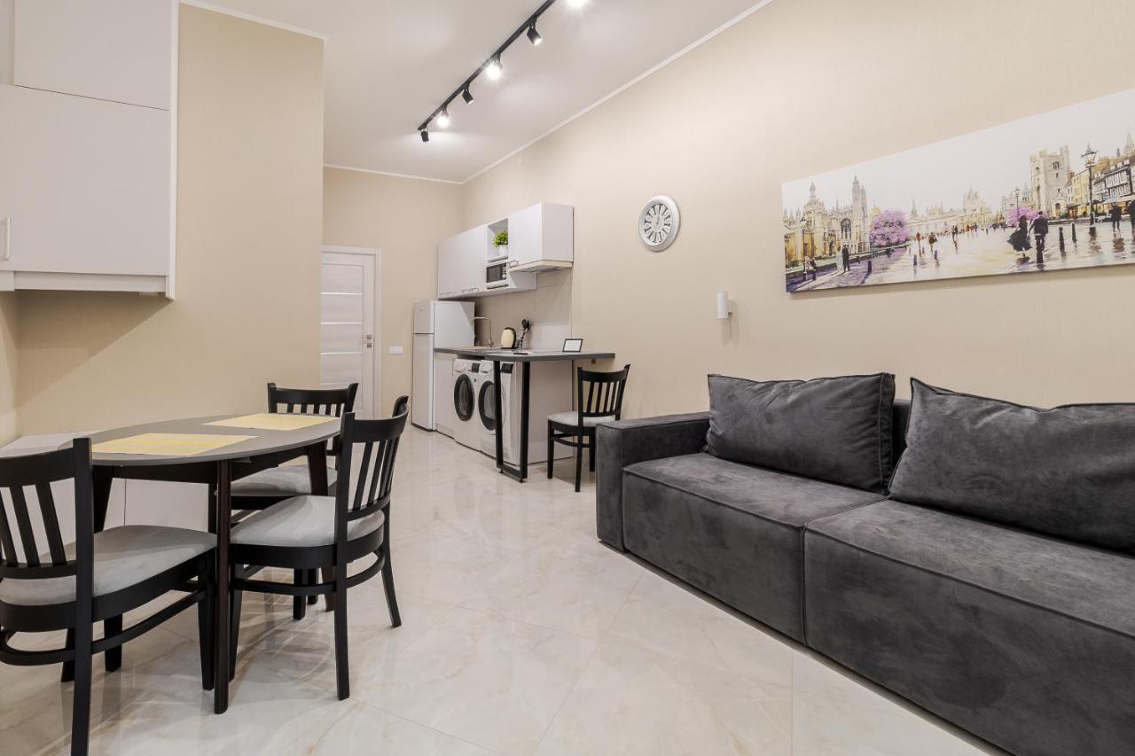 Luxury Flat In Downtown 2 Apartment Lviv Ngoại thất bức ảnh